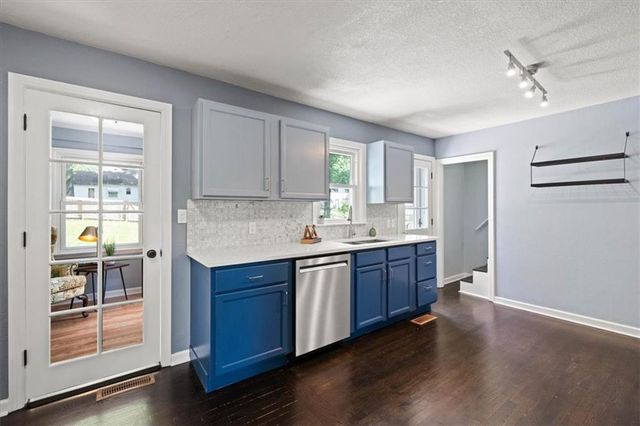 3101 S 9th Place, Kansas City, KS 66103