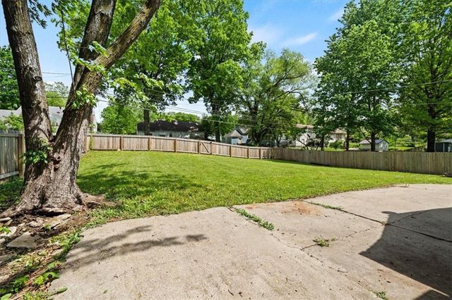 3101 S 9th Place, Kansas City, KS 66103