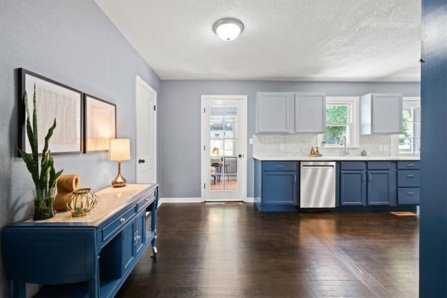 3101 S 9th Place, Kansas City, KS 66103