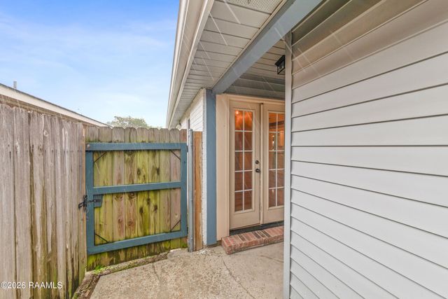 104 Silver Medal Drive, Lafayette, LA 70506