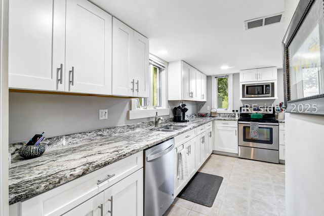 1 Stoney Creek Rd Apt 265, Hilton Head Island, SC 29928