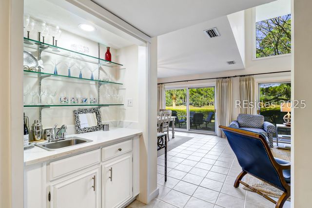 1 Stoney Creek Rd Apt 265, Hilton Head Island, SC 29928