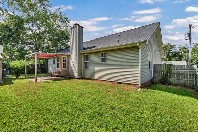 3230 N Senseney Cir, Clarksville, TN 37042