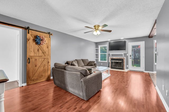 3230 N Senseney Cir, Clarksville, TN 37042