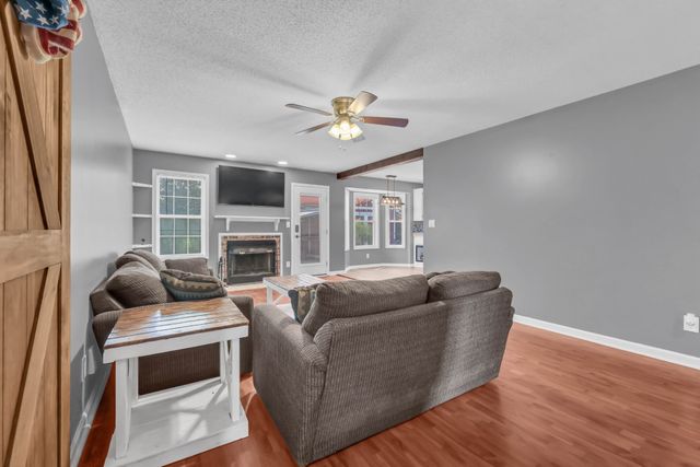 3230 N Senseney Cir, Clarksville, TN 37042