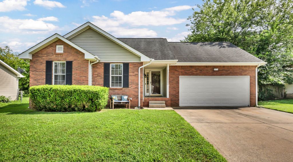 3230 N Senseney Cir, Clarksville, TN 37042