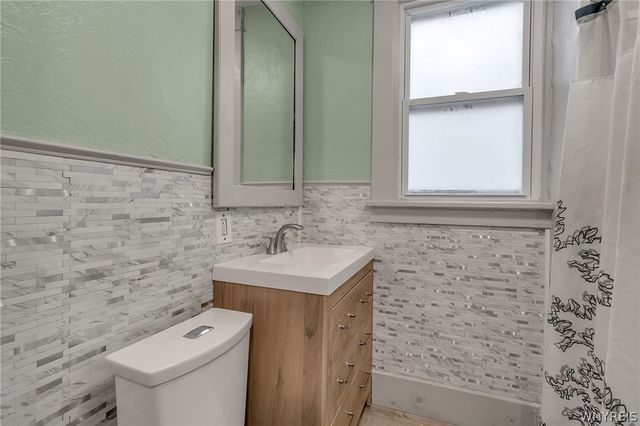 72 Sunset Street, Buffalo, NY 14207