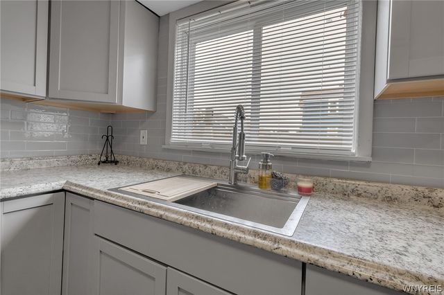 72 Sunset Street, Buffalo, NY 14207