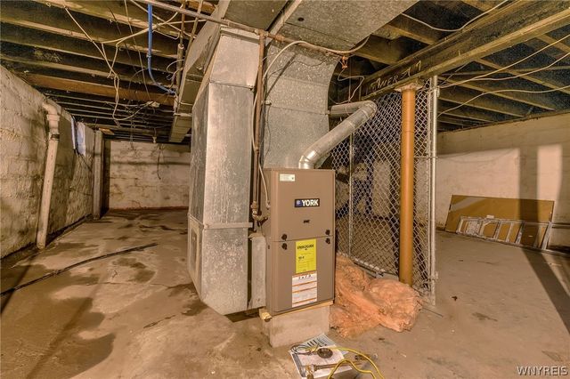 72 Sunset Street, Buffalo, NY 14207