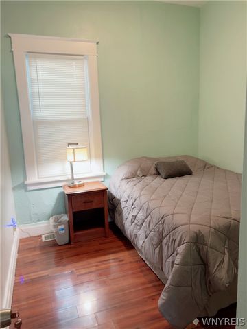 72 Sunset Street, Buffalo, NY 14207