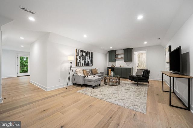 4624 26TH ST N, Arlington, VA 22207