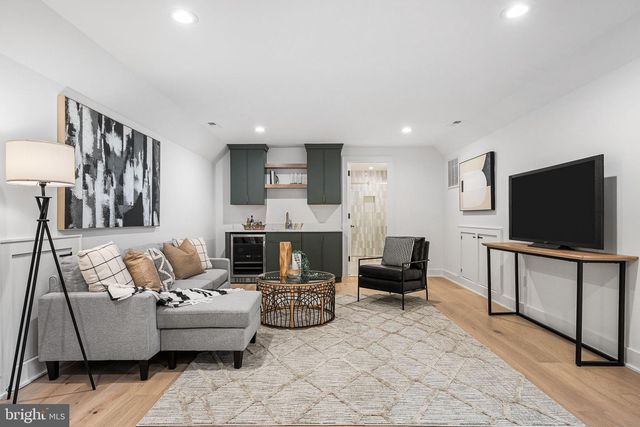 4624 26TH ST N, Arlington, VA 22207