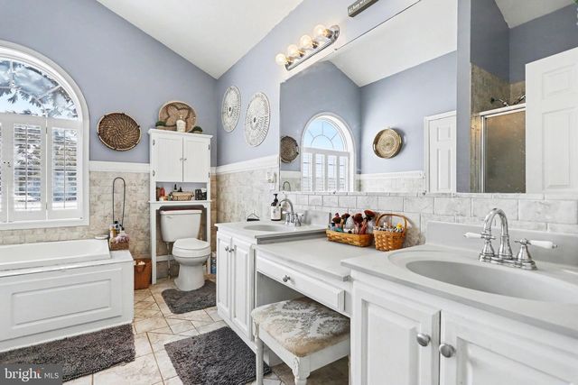 240 AMANDA DR, Littlestown, PA 17340