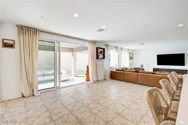 607 Cadence View Way, Henderson, NV 89011