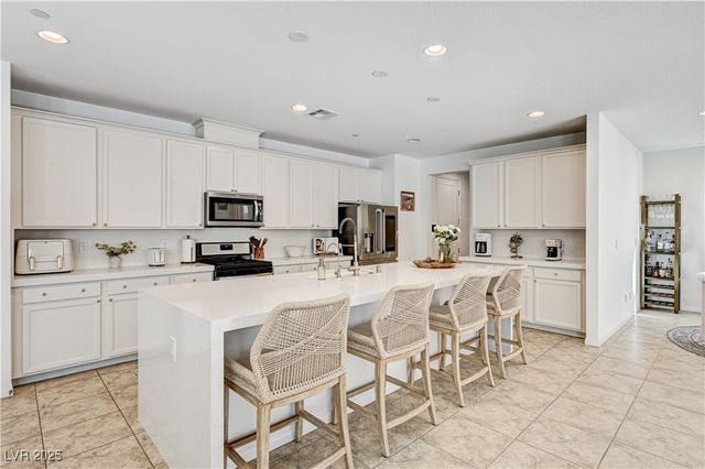 607 Cadence View Way, Henderson, NV 89011