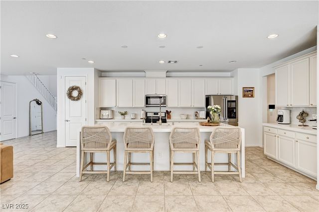 607 Cadence View Way, Henderson, NV 89011