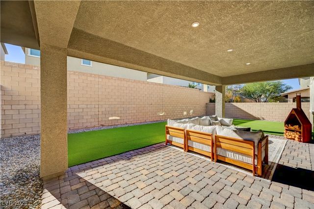 607 Cadence View Way, Henderson, NV 89011