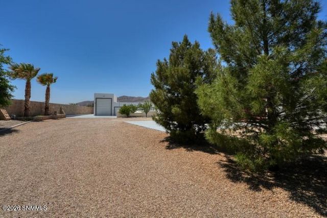 245 Hurt Road, Radium Springs, NM 88054