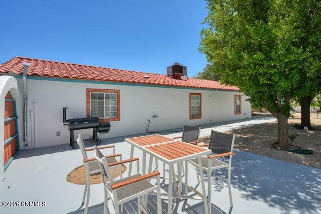 245 Hurt Road, Radium Springs, NM 88054