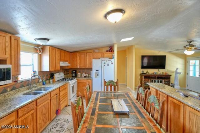 245 Hurt Road, Radium Springs, NM 88054