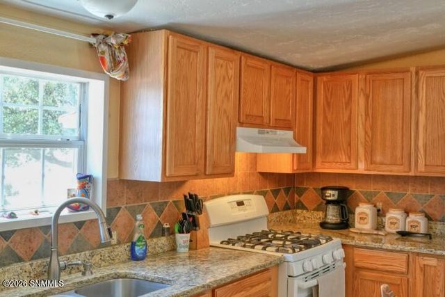 245 Hurt Road, Radium Springs, NM 88054