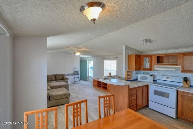 245 Hurt Road, Radium Springs, NM 88054