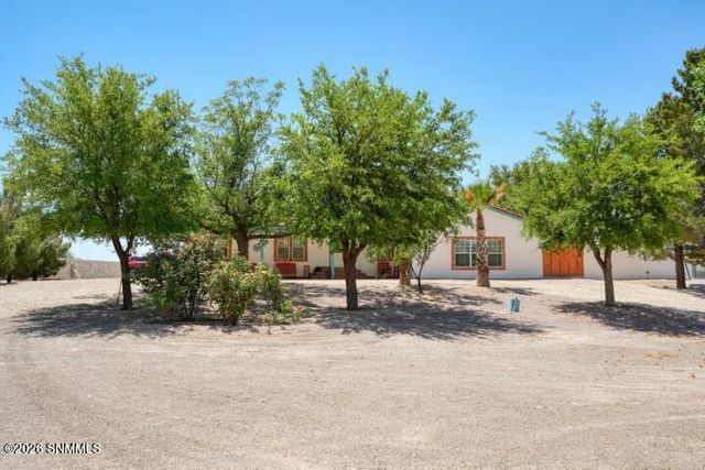 245 Hurt Road, Radium Springs, NM 88054