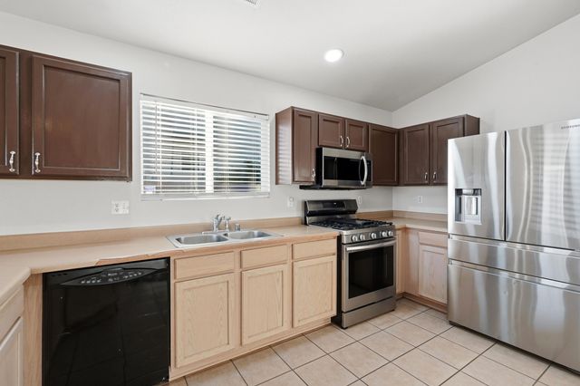 744 Ocate Meadows Drive, Rio Rancho, NM 87144