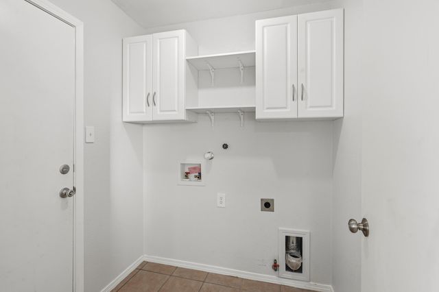 744 Ocate Meadows Drive, Rio Rancho, NM 87144