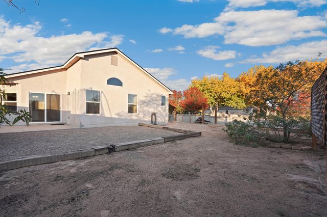 744 Ocate Meadows Drive, Rio Rancho, NM 87144