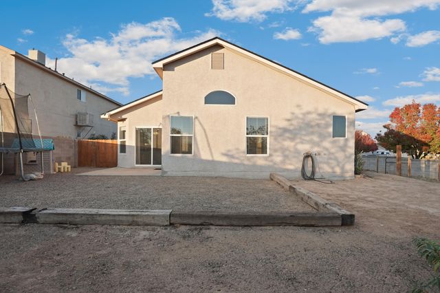 744 Ocate Meadows Drive, Rio Rancho, NM 87144