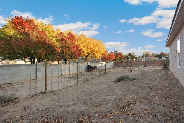 744 Ocate Meadows Drive, Rio Rancho, NM 87144