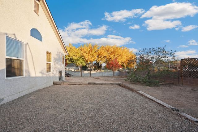 744 Ocate Meadows Drive, Rio Rancho, NM 87144