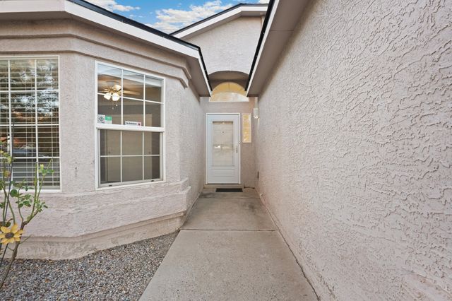 744 Ocate Meadows Drive, Rio Rancho, NM 87144