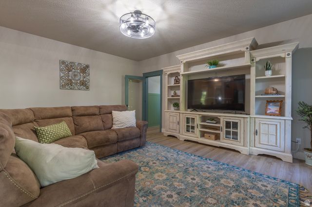 5069 W BURNTSIDE AVE, South Jordan, UT 84009