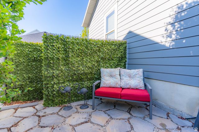 5069 W BURNTSIDE AVE, South Jordan, UT 84009