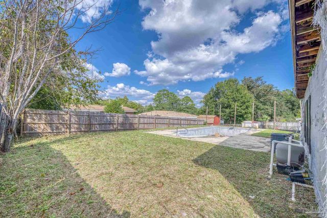 725 Gentian Dr, Pensacola, FL 32503