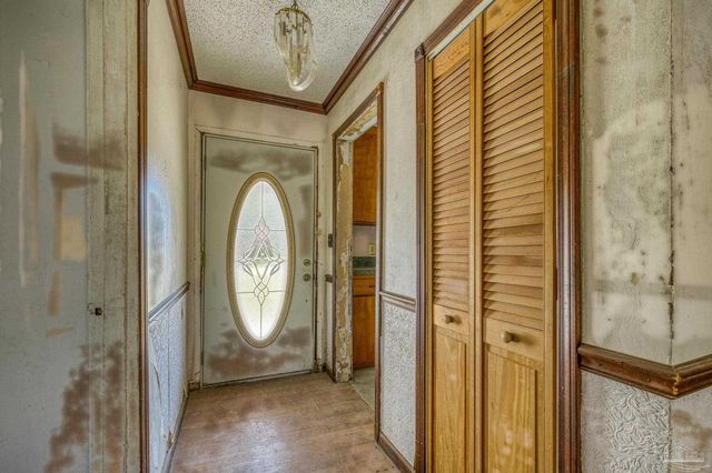 725 Gentian Dr, Pensacola, FL 32503