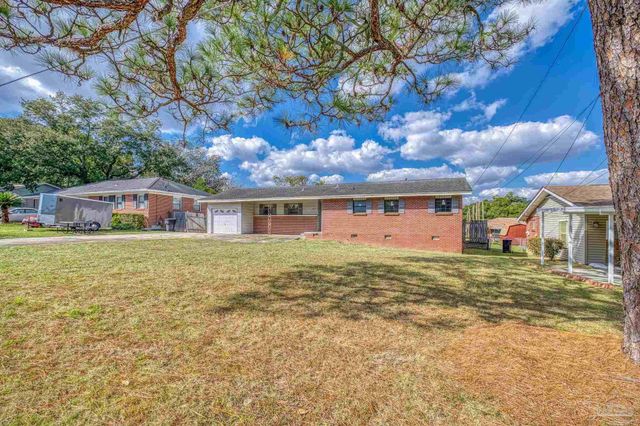 725 Gentian Dr, Pensacola, FL 32503