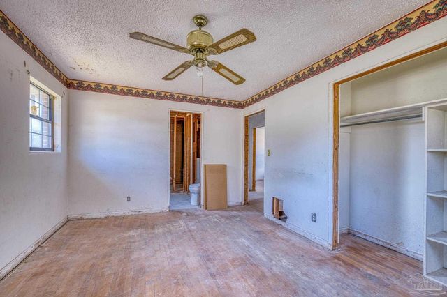 725 Gentian Dr, Pensacola, FL 32503