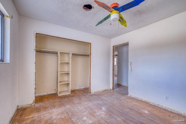 725 Gentian Dr, Pensacola, FL 32503