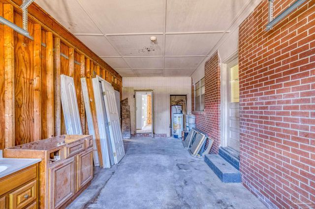 725 Gentian Dr, Pensacola, FL 32503