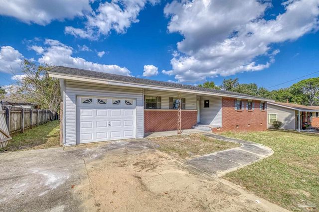 725 Gentian Dr, Pensacola, FL 32503