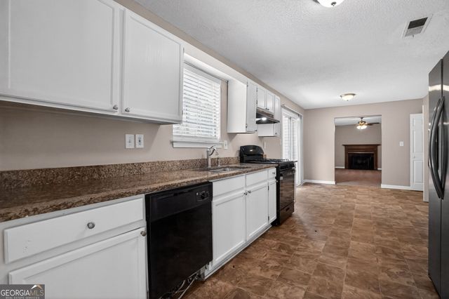 6343 Laurel Green Drive, Lithonia, GA 30058