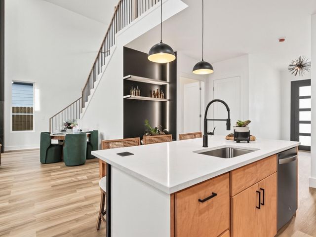 2401 Peabody Avenue, Dallas, TX 75215