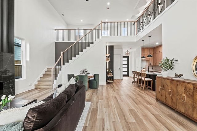 2401 Peabody Avenue, Dallas, TX 75215