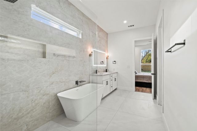 2401 Peabody Avenue, Dallas, TX 75215