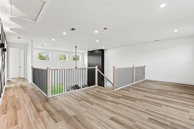 2401 Peabody Avenue, Dallas, TX 75215