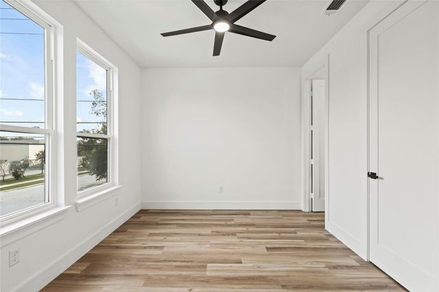 2401 Peabody Avenue, Dallas, TX 75215