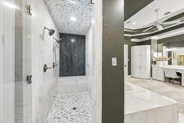 223 Heritage Oaks Lane, Houston, TX 77024
